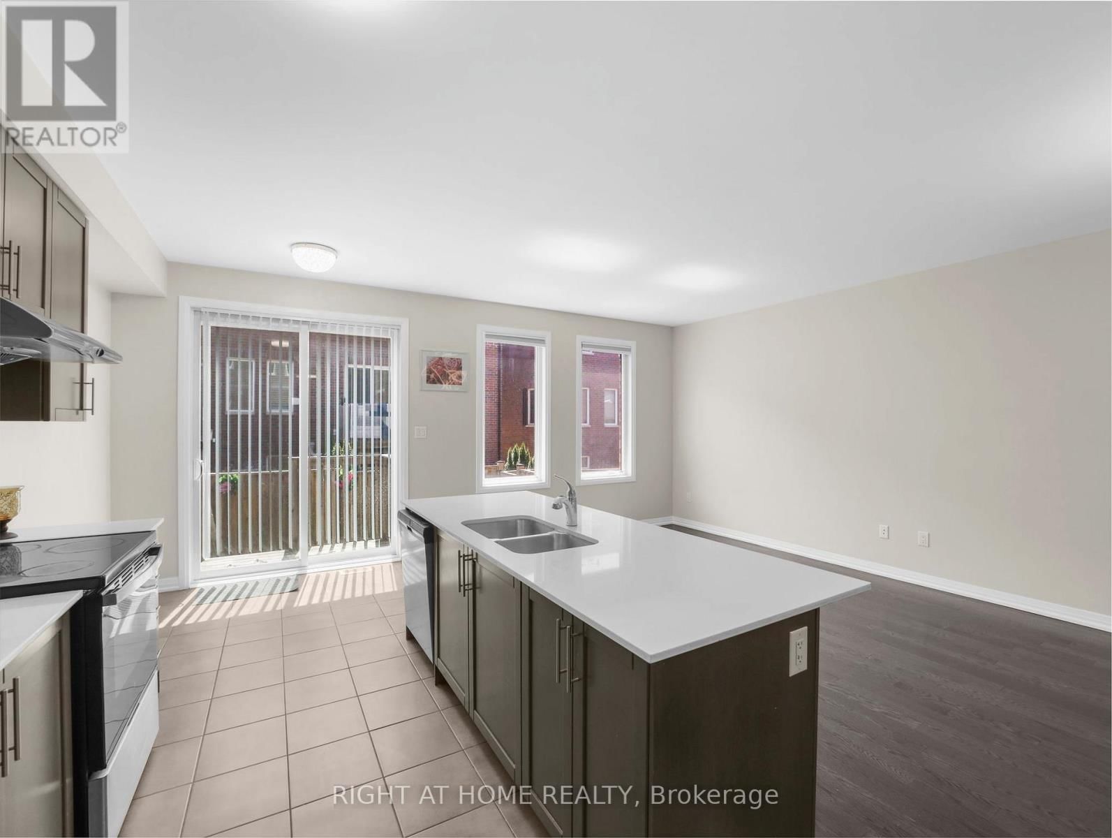 64 MCLAUGHLIN AVENUE Image 13