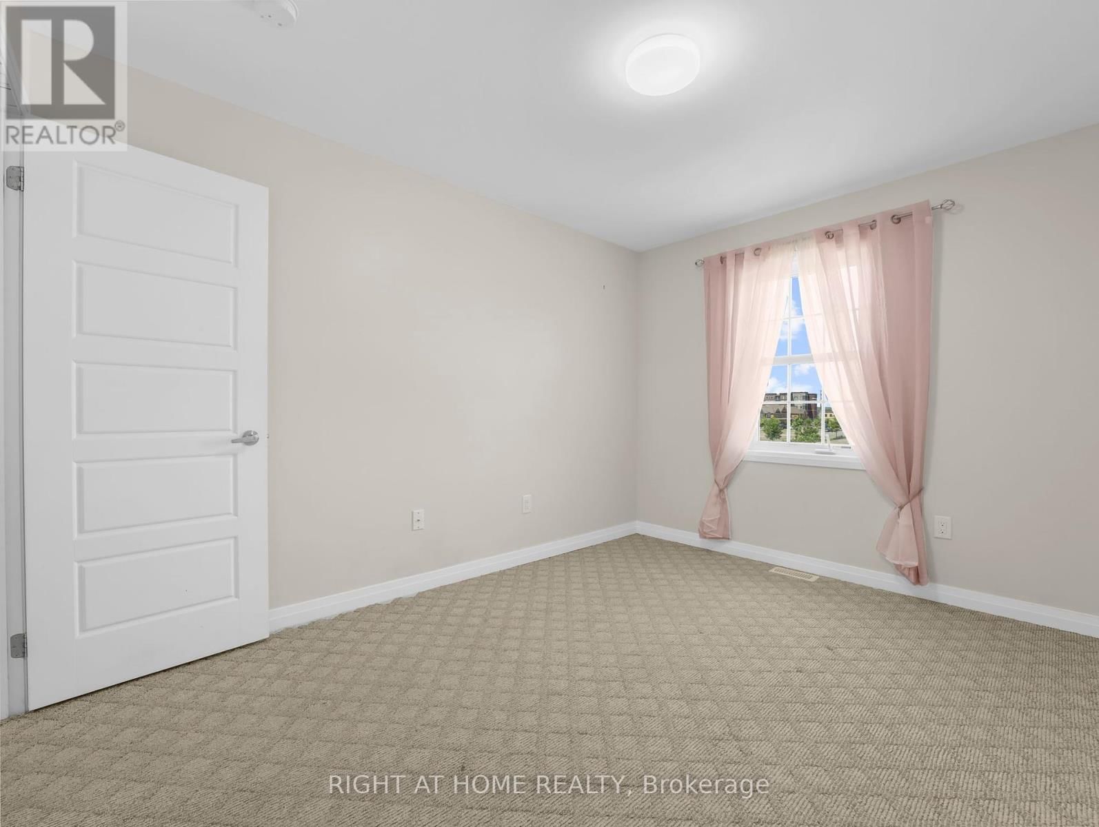 64 MCLAUGHLIN AVENUE Image 18