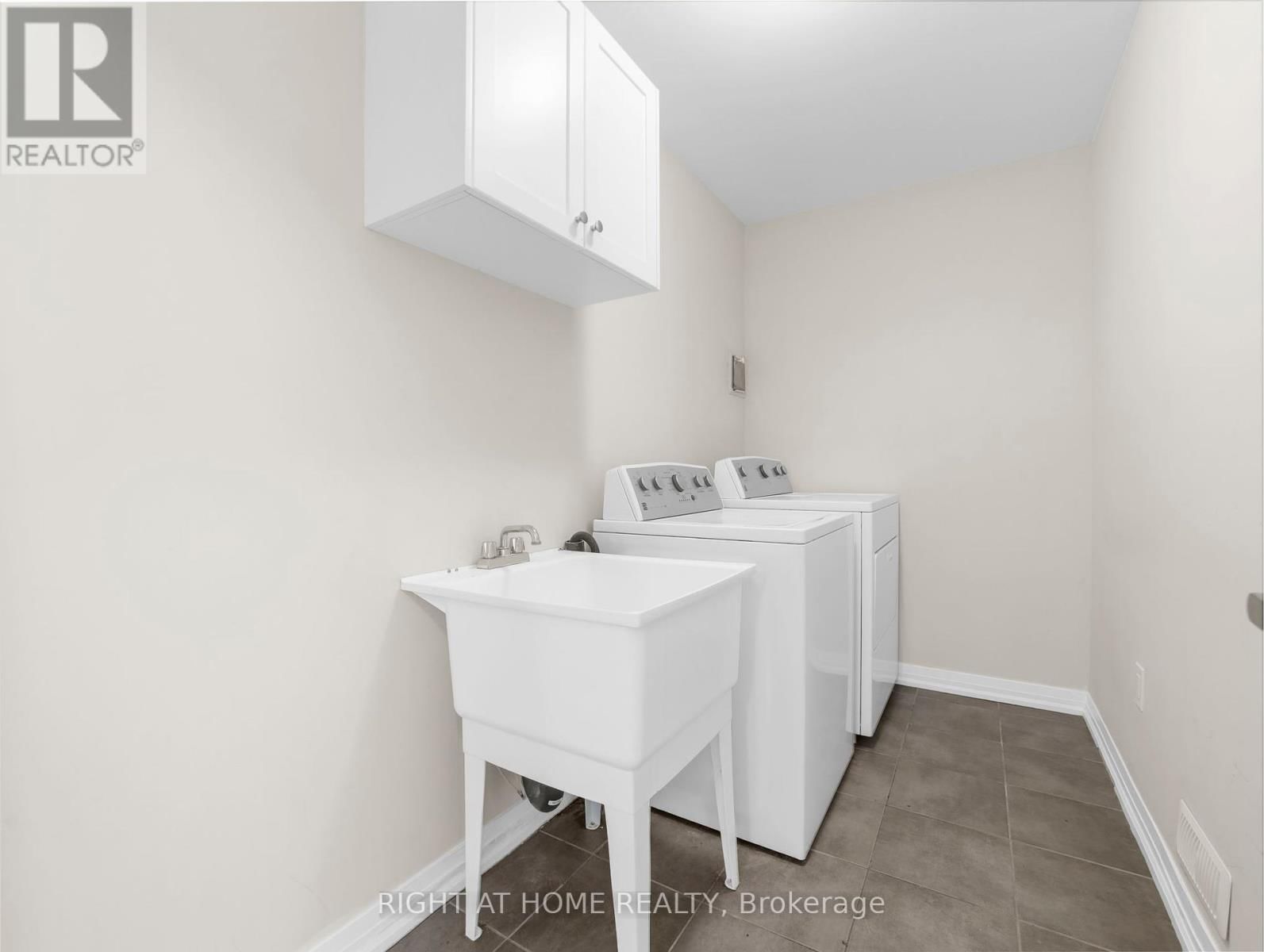64 MCLAUGHLIN AVENUE Image 29