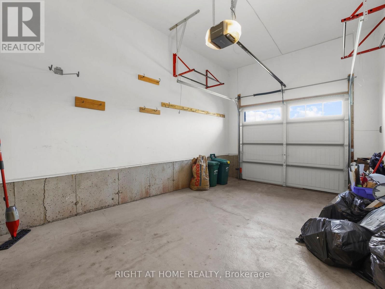 64 MCLAUGHLIN AVENUE Image 30