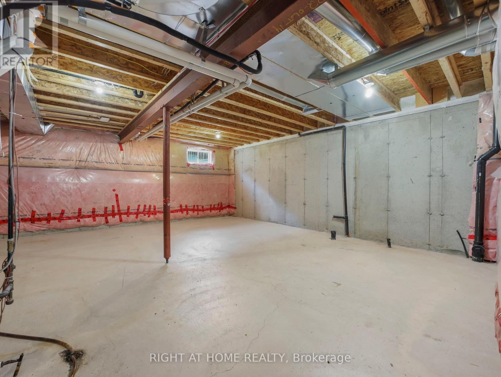 64 MCLAUGHLIN AVENUE Image 32