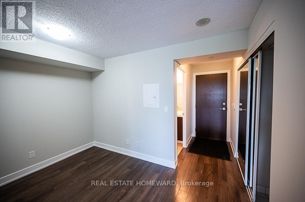 404 - 6 EVA ROAD Image 22