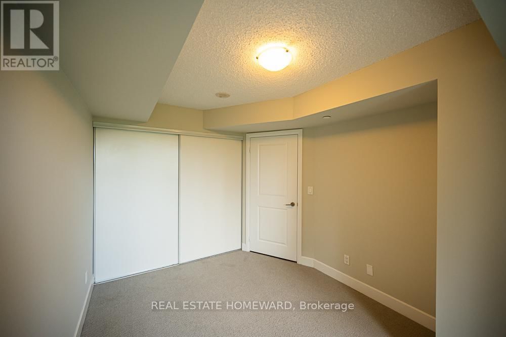 404 - 6 EVA ROAD Image 30