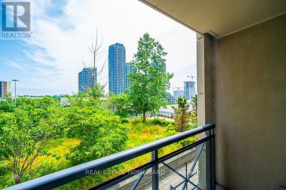 404 - 6 EVA ROAD Image 34