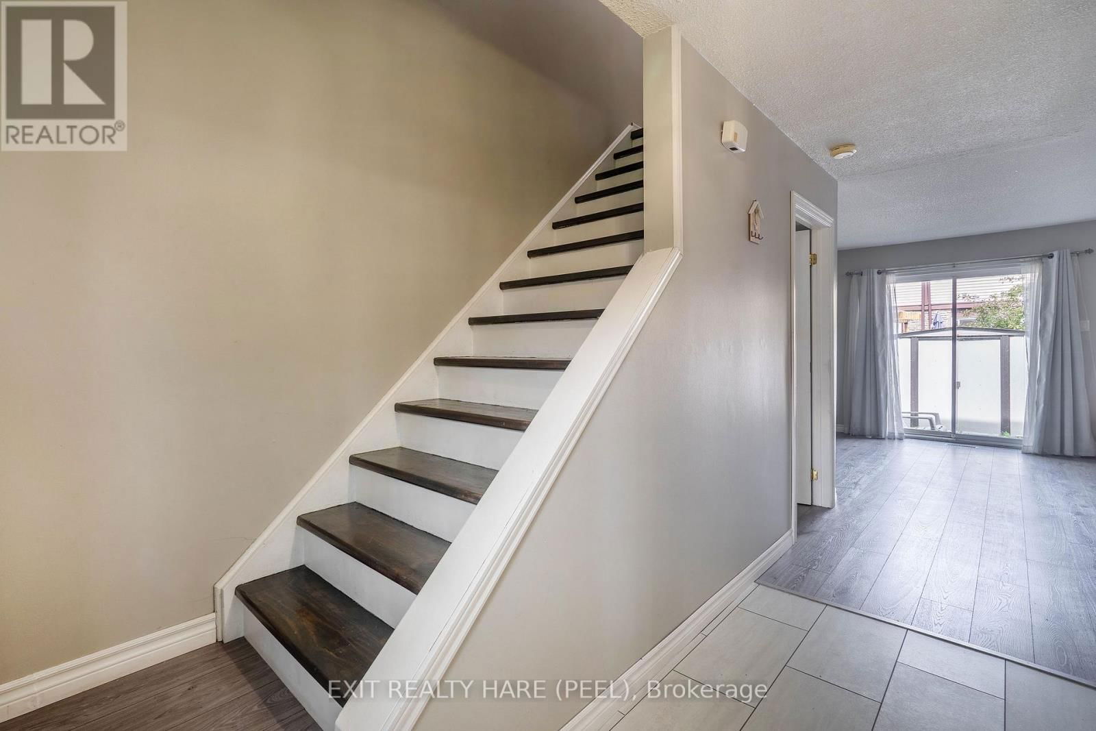 51 - 93 HANSEN ROAD Image 2