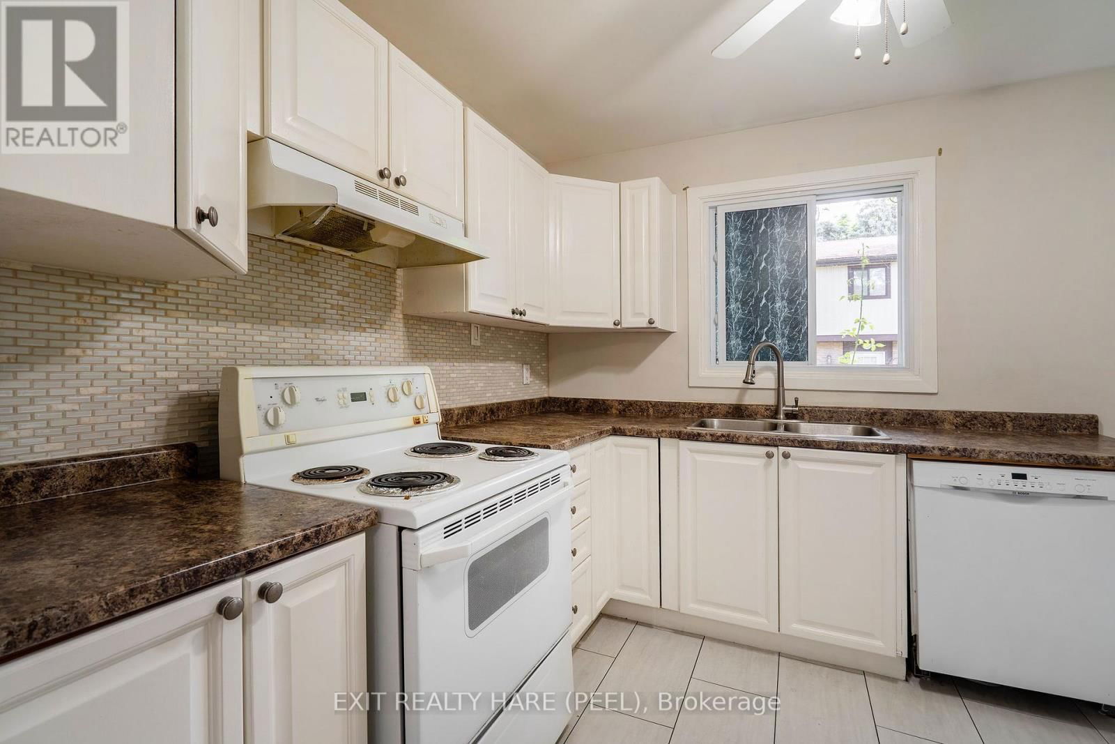 51 - 93 HANSEN ROAD Image 36