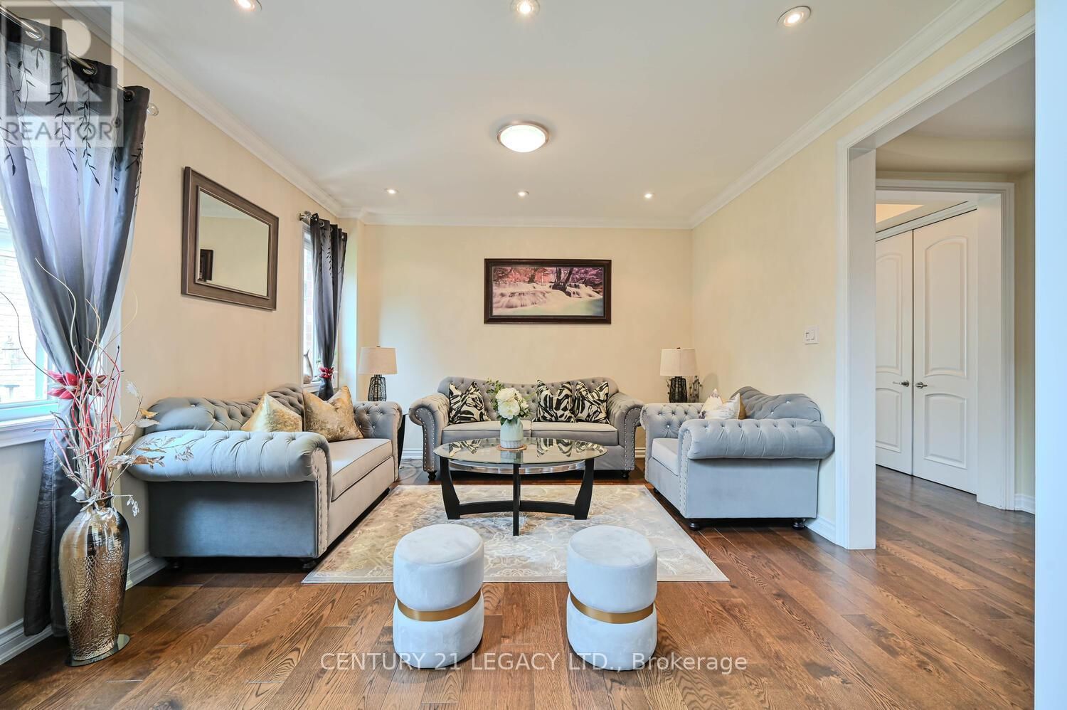 34 CANNINGTON CRESCENT Image 13