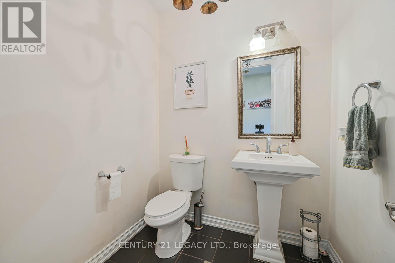 34 CANNINGTON CRESCENT Image 23