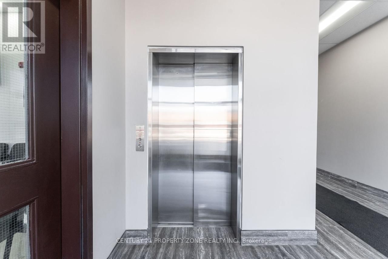 204 - 6475 MAYFIELD ROAD Image 3
