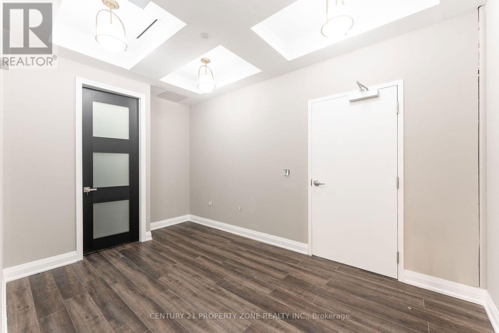 204 - 6475 MAYFIELD ROAD Image 6