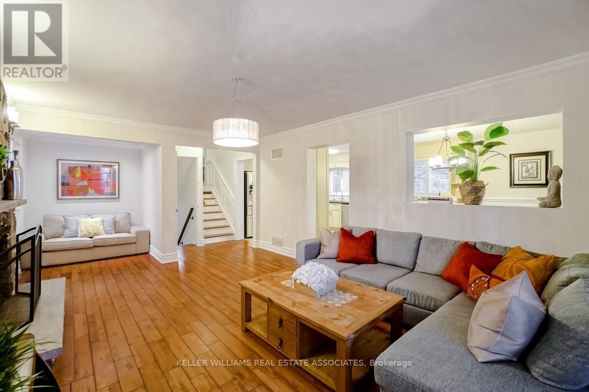 23 ROSEMEADE AVENUE Image 11