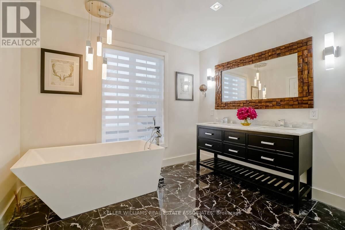 23 ROSEMEADE AVENUE Image 18