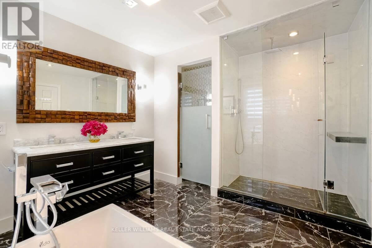 23 ROSEMEADE AVENUE Image 19