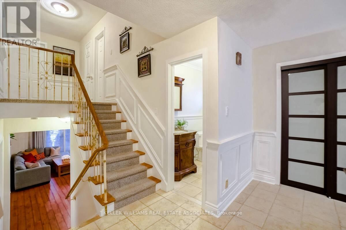 23 ROSEMEADE AVENUE Image 22