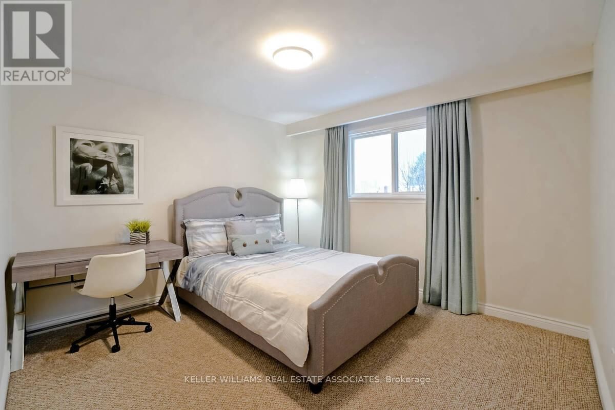 23 ROSEMEADE AVENUE Image 23