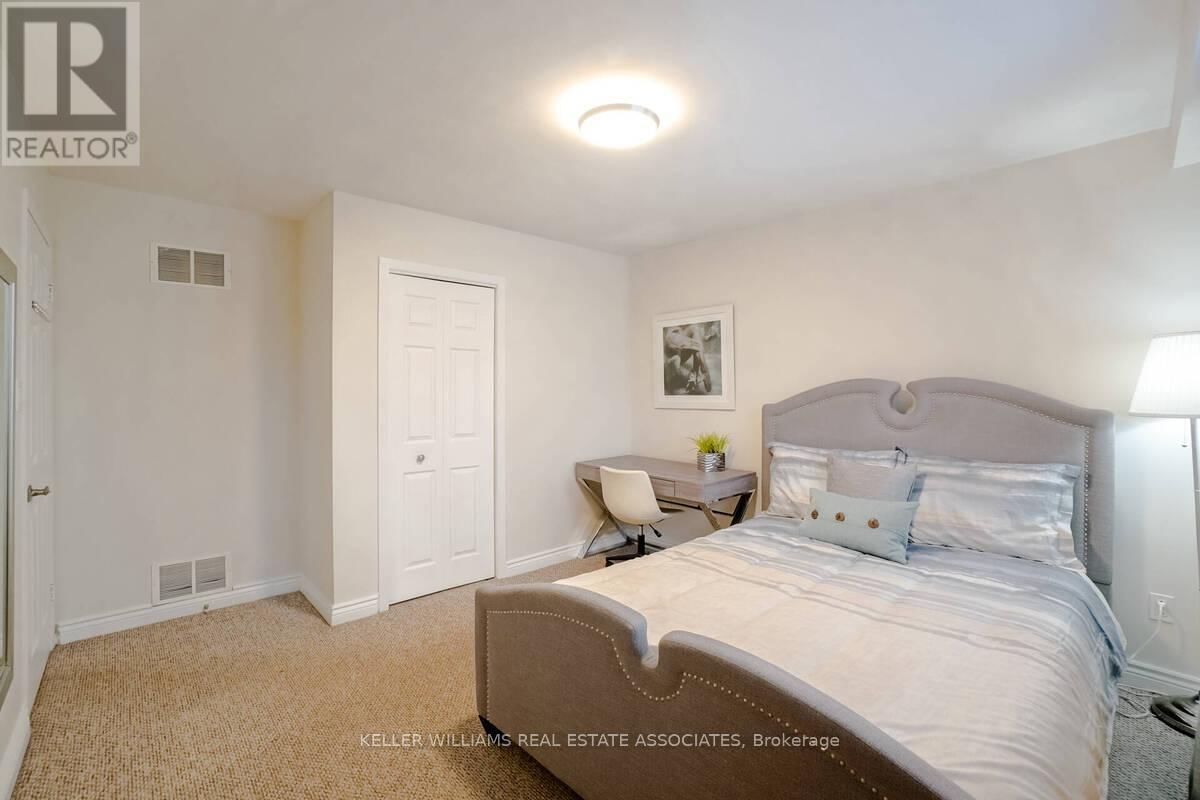23 ROSEMEADE AVENUE Image 24