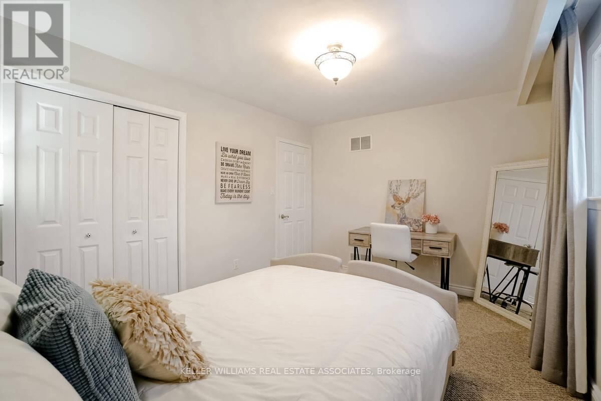 23 ROSEMEADE AVENUE Image 28
