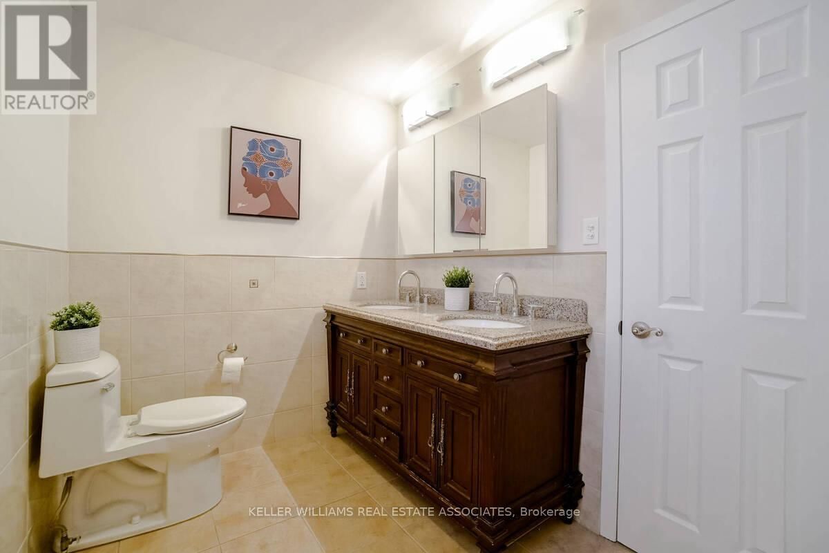 23 ROSEMEADE AVENUE Image 29