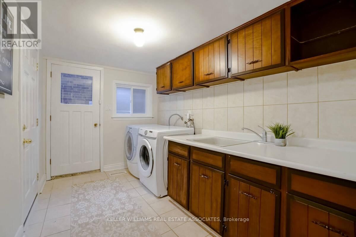 23 ROSEMEADE AVENUE Image 33