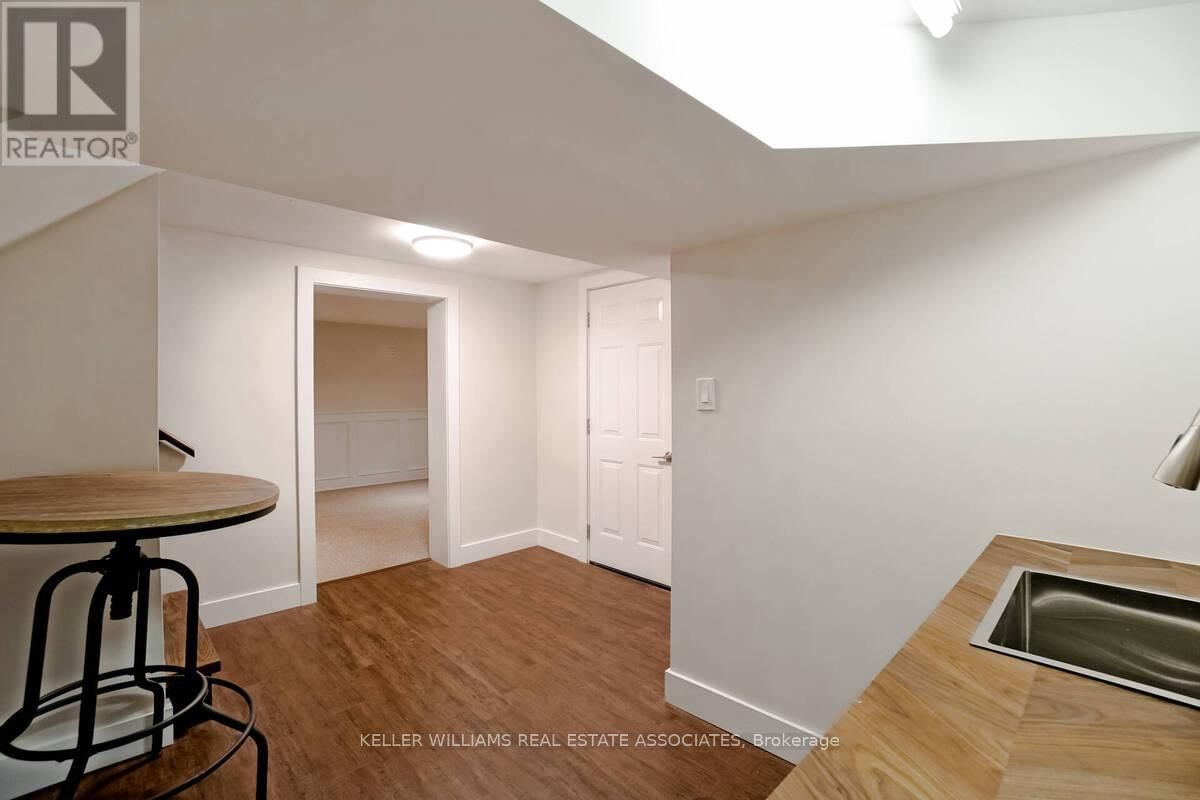 23 ROSEMEADE AVENUE Image 36
