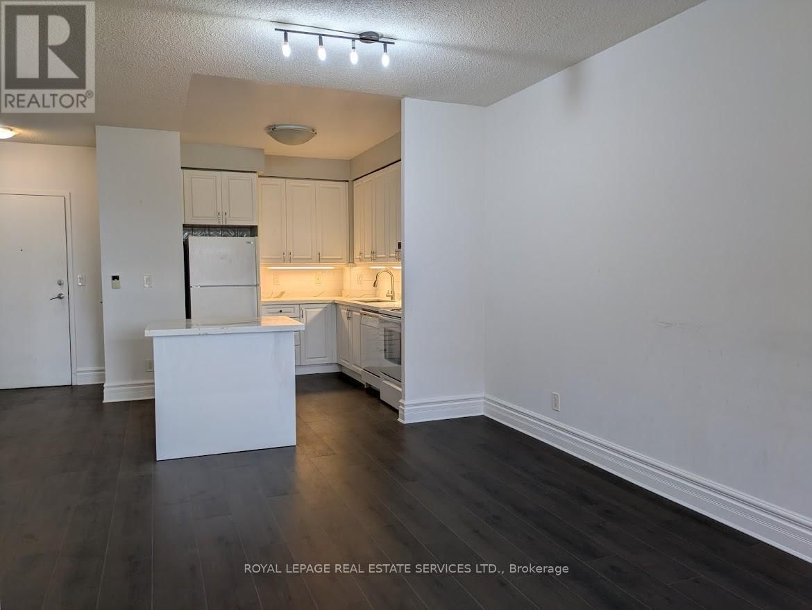 1128 - 3888 DUKE OF YORK BOULEVARD Image 12