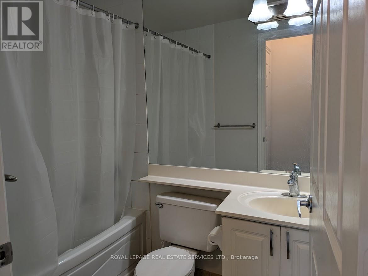 1128 - 3888 DUKE OF YORK BOULEVARD Image 15
