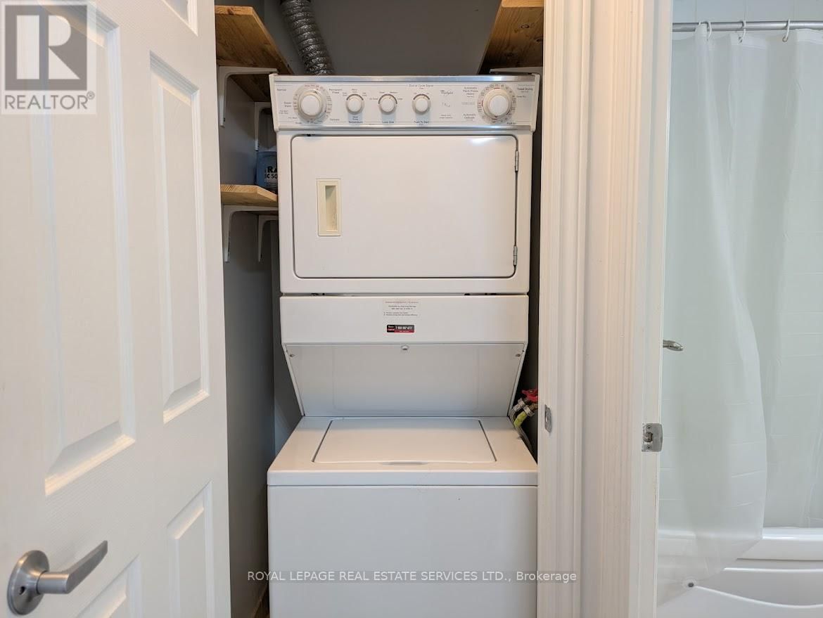 1128 - 3888 DUKE OF YORK BOULEVARD Image 16