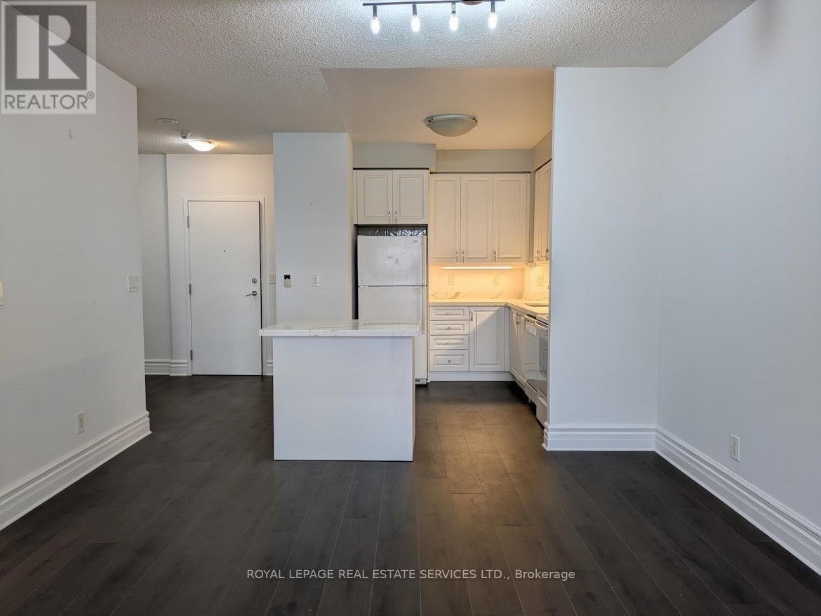 1128 - 3888 DUKE OF YORK BOULEVARD Image 17