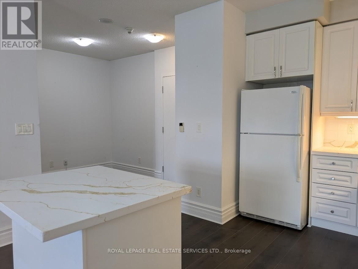 1128 - 3888 DUKE OF YORK BOULEVARD Image 18
