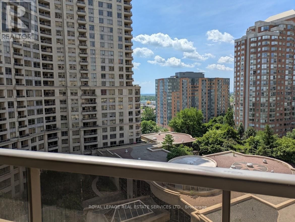 1128 - 3888 DUKE OF YORK BOULEVARD Image 19