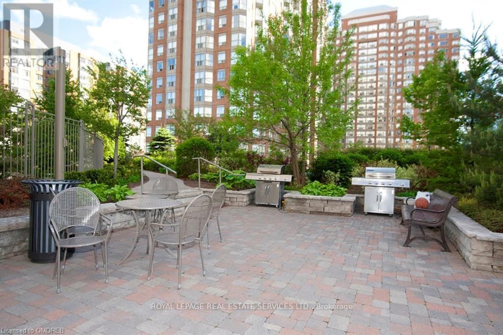 1128 - 3888 DUKE OF YORK BOULEVARD Image 29