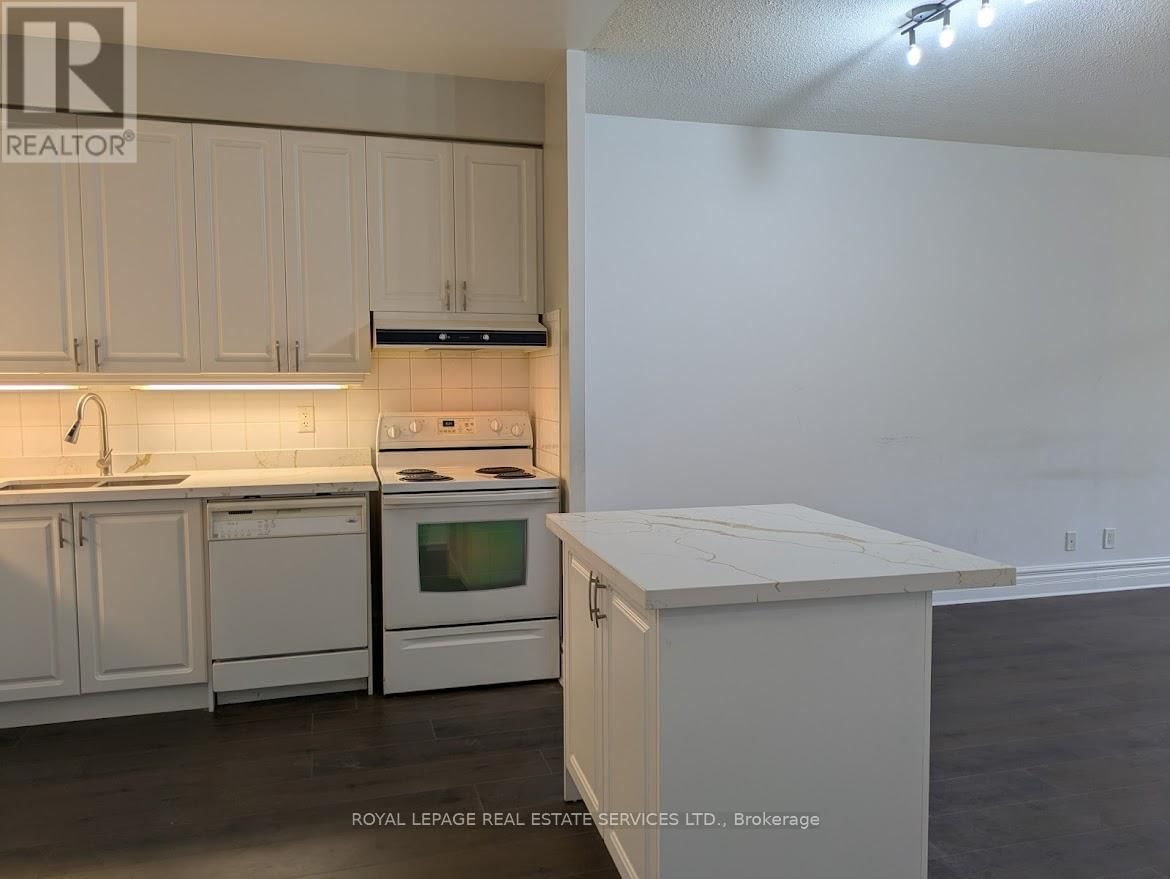 1128 - 3888 DUKE OF YORK BOULEVARD Image 6