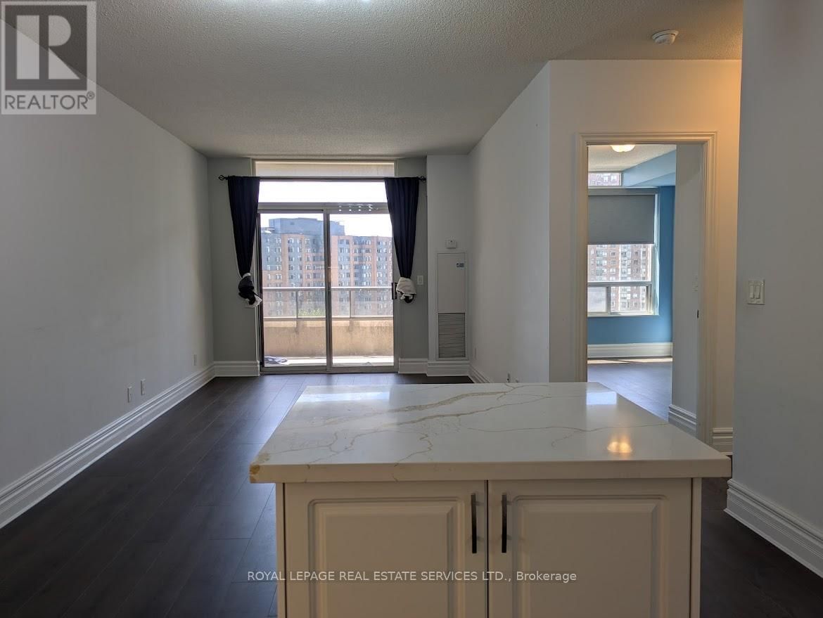 1128 - 3888 DUKE OF YORK BOULEVARD Image 8