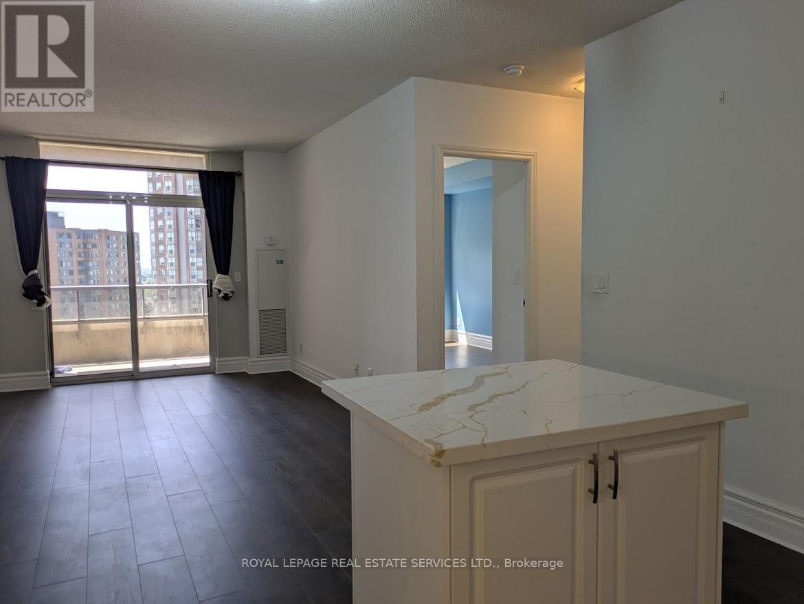 1128 - 3888 DUKE OF YORK BOULEVARD Image 9