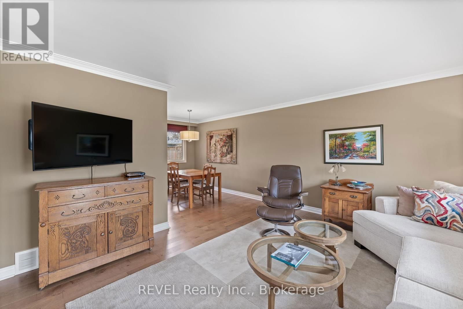 637 THORNWOOD AVENUE Image 11
