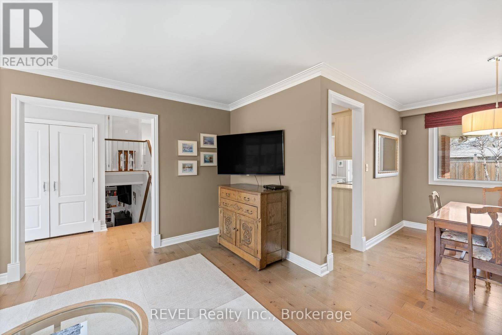 637 THORNWOOD AVENUE Image 12