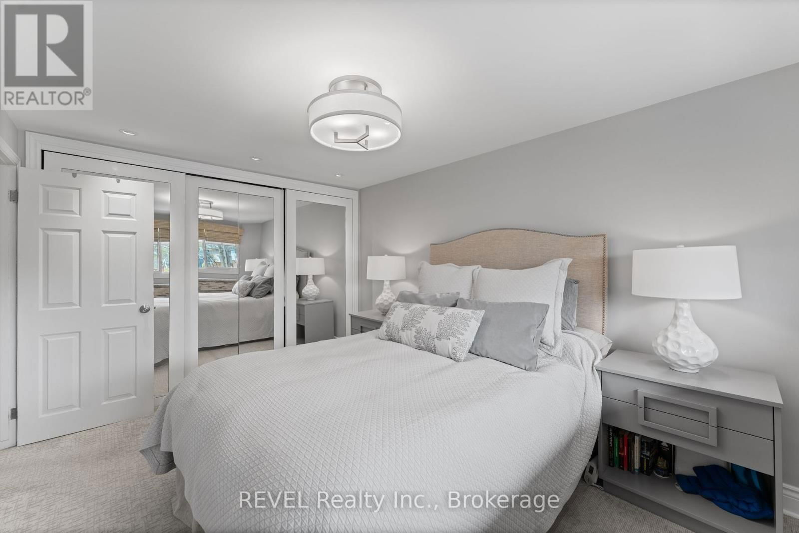 637 THORNWOOD AVENUE Image 17