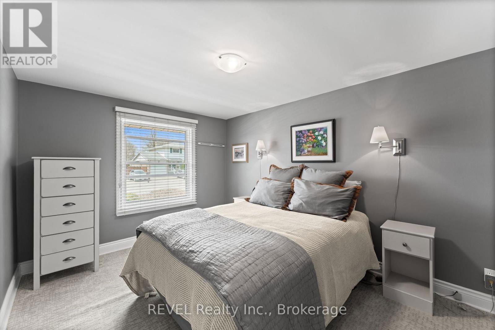 637 THORNWOOD AVENUE Image 19