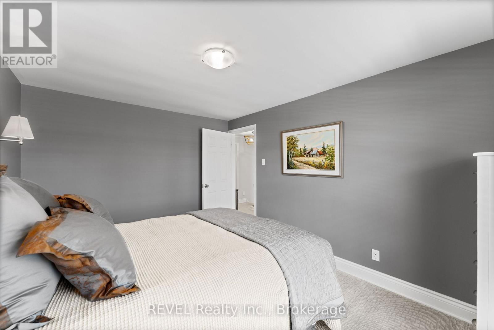 637 THORNWOOD AVENUE Image 20