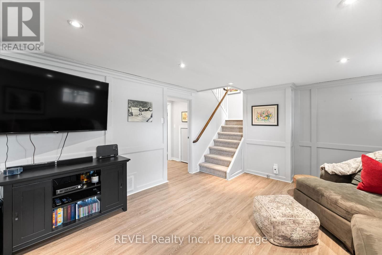 637 THORNWOOD AVENUE Image 27