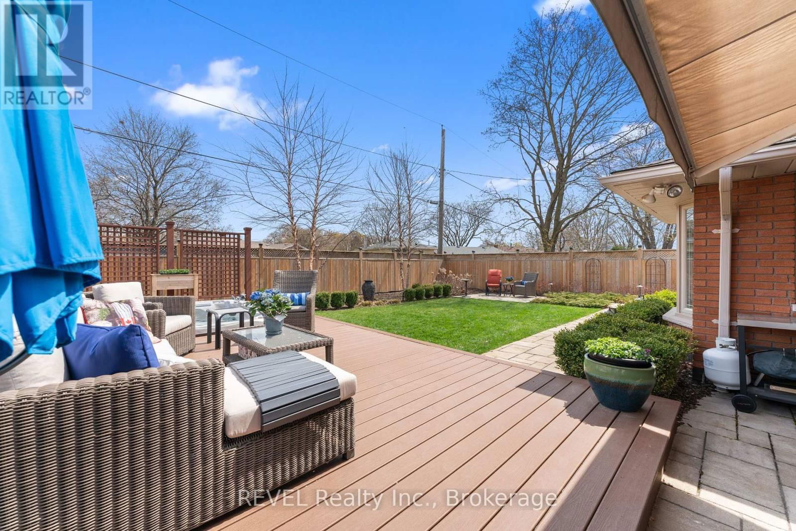 637 THORNWOOD AVENUE Image 29