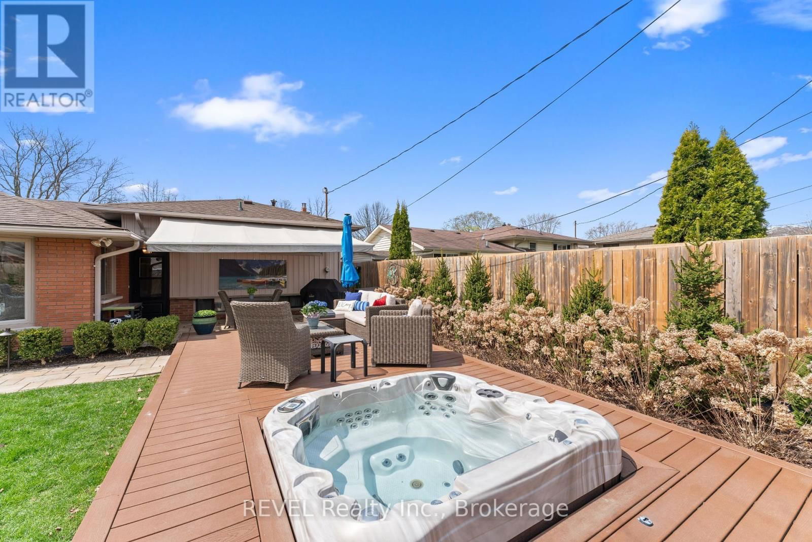 637 THORNWOOD AVENUE Image 32