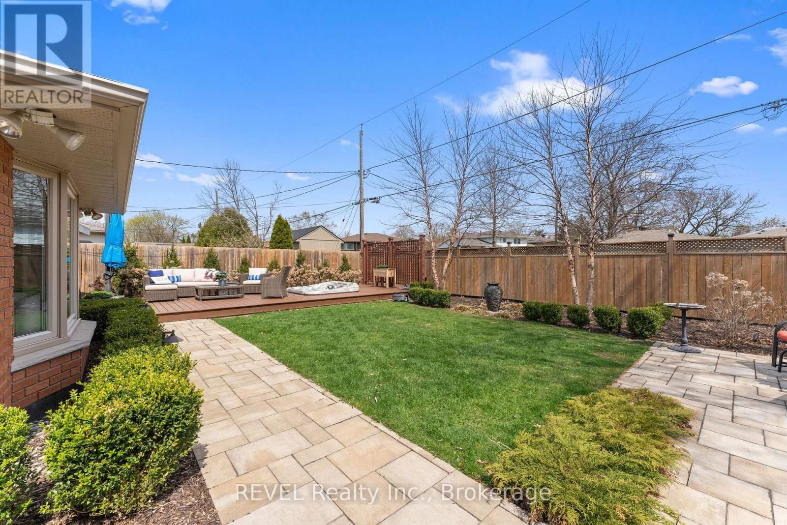 637 THORNWOOD AVENUE Image 35