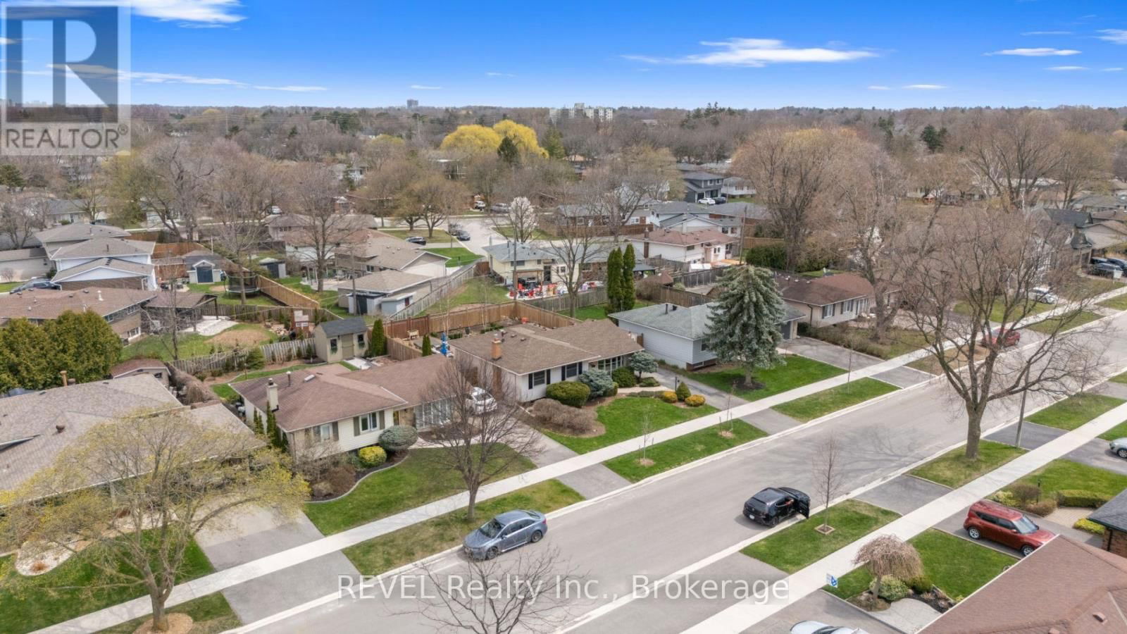 637 THORNWOOD AVENUE Image 37