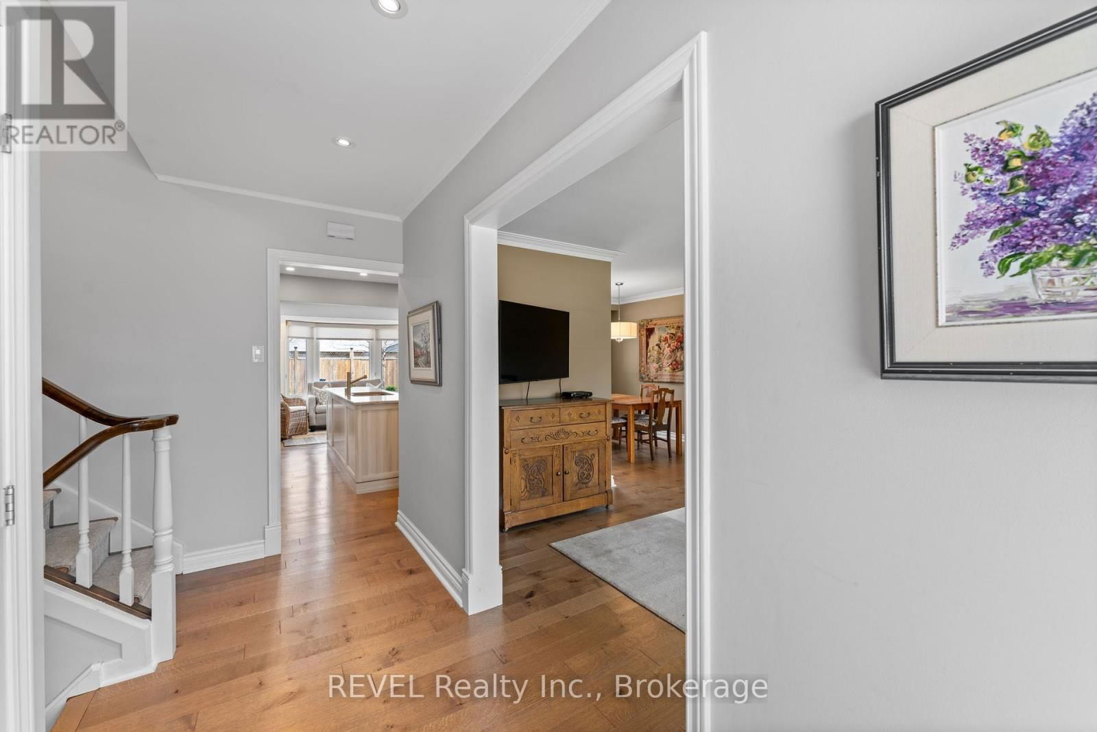 637 THORNWOOD AVENUE Image 6
