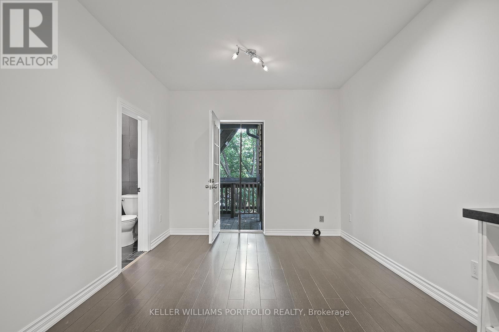 #3 - 35 HUMBERSIDE AVENUE Image 10