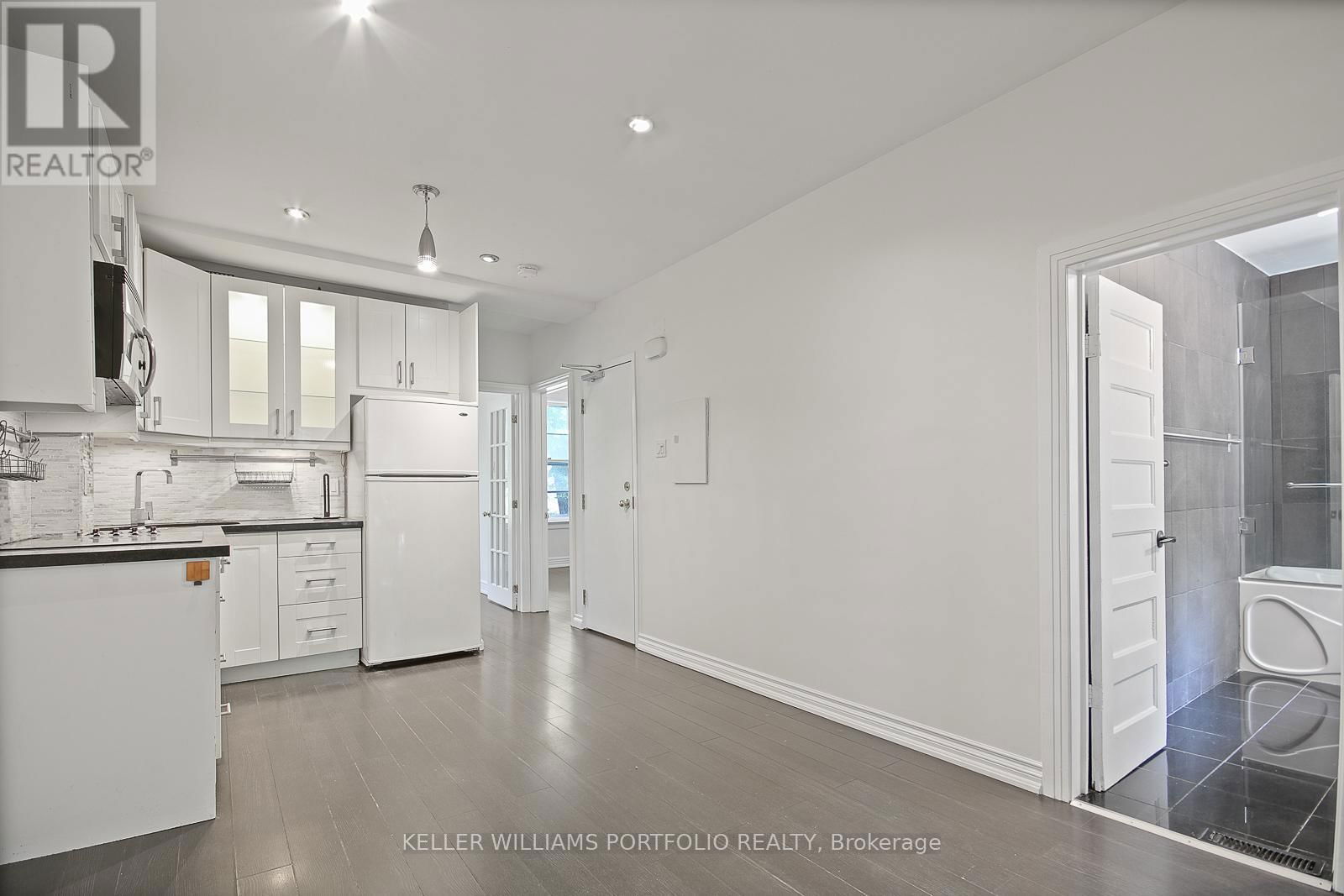 #3 - 35 HUMBERSIDE AVENUE Image 12