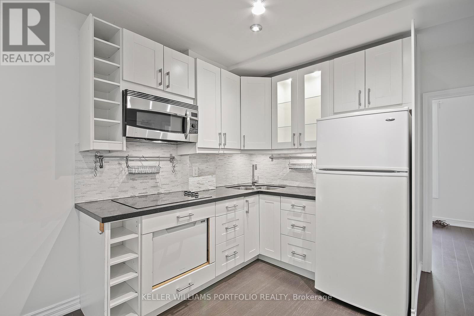 #3 - 35 HUMBERSIDE AVENUE Image 14