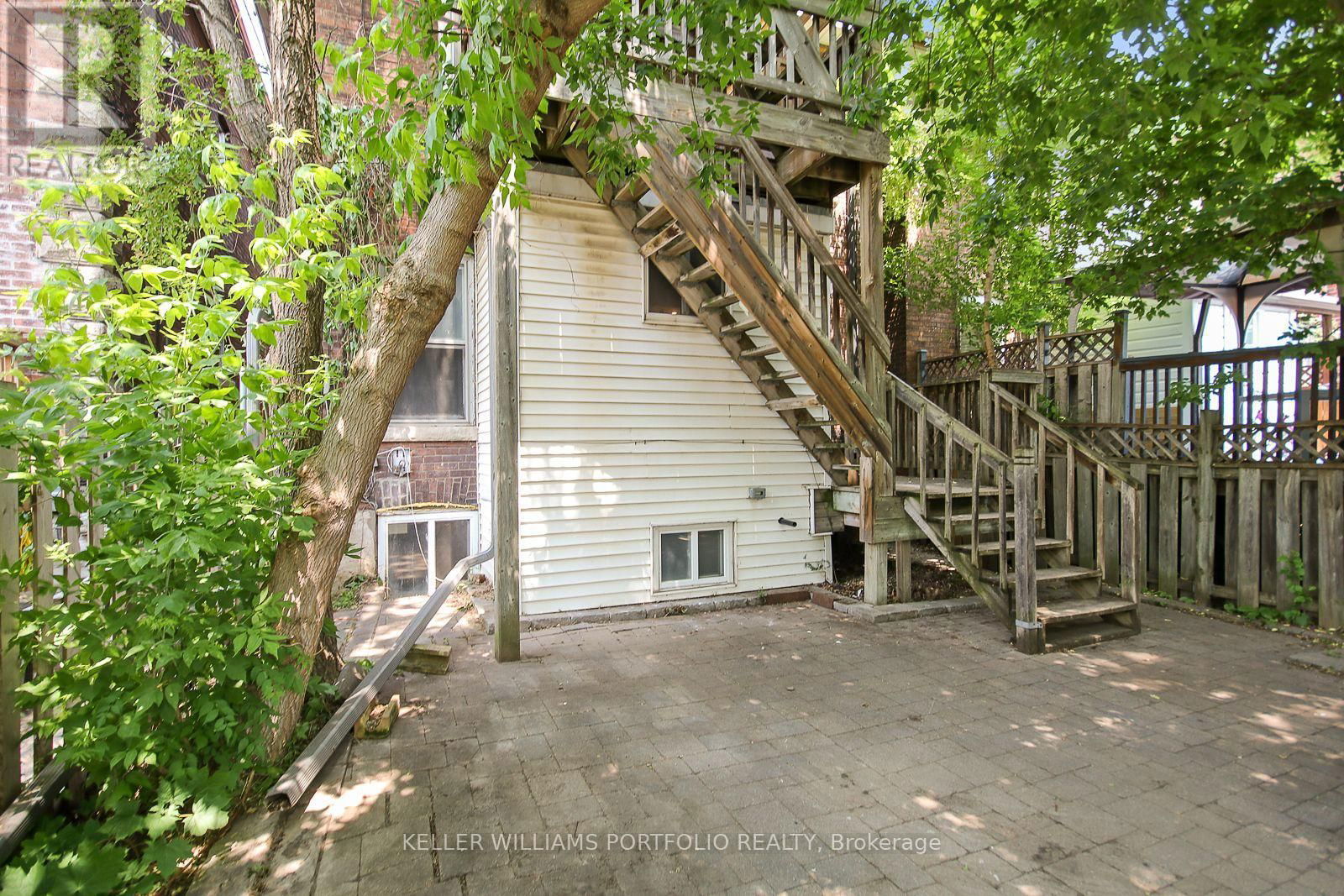 #3 - 35 HUMBERSIDE AVENUE Image 5
