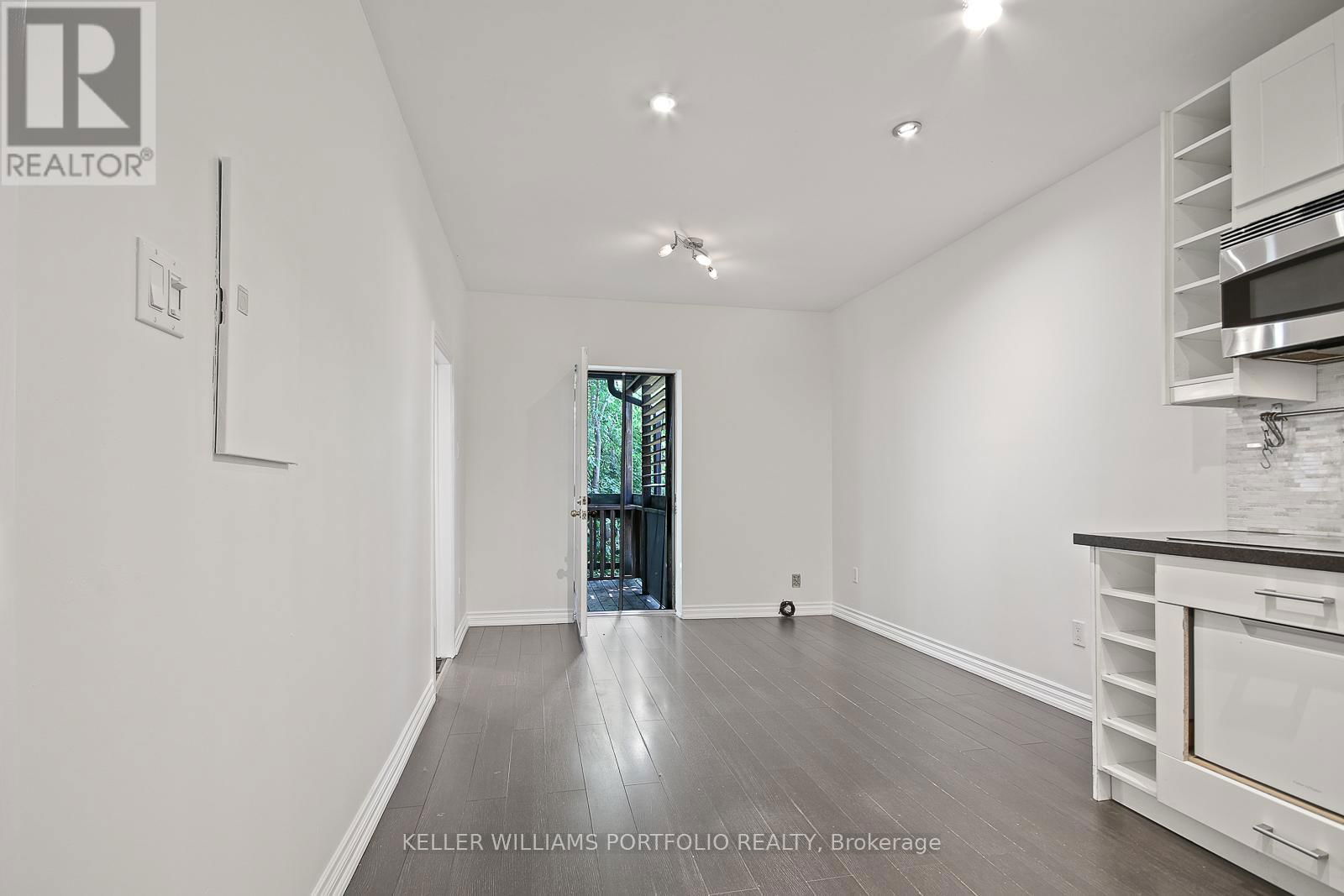 #3 - 35 HUMBERSIDE AVENUE Image 9